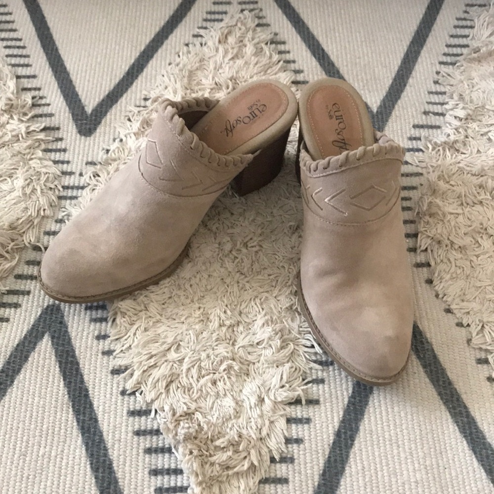 Tan leather suede miles